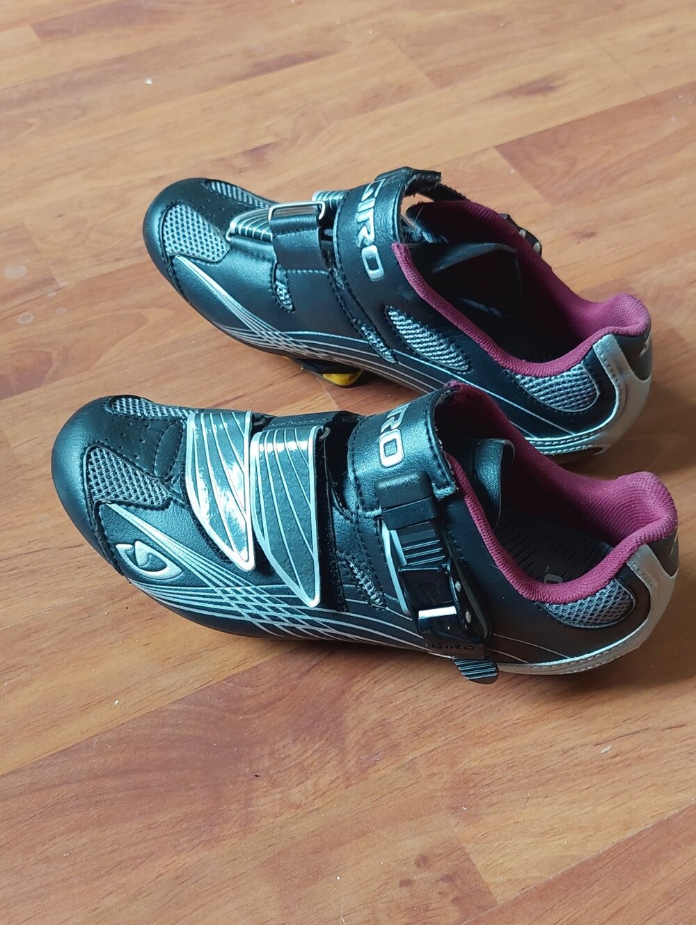 Giro Road Cycling Shoes in Black with Maroon Lining